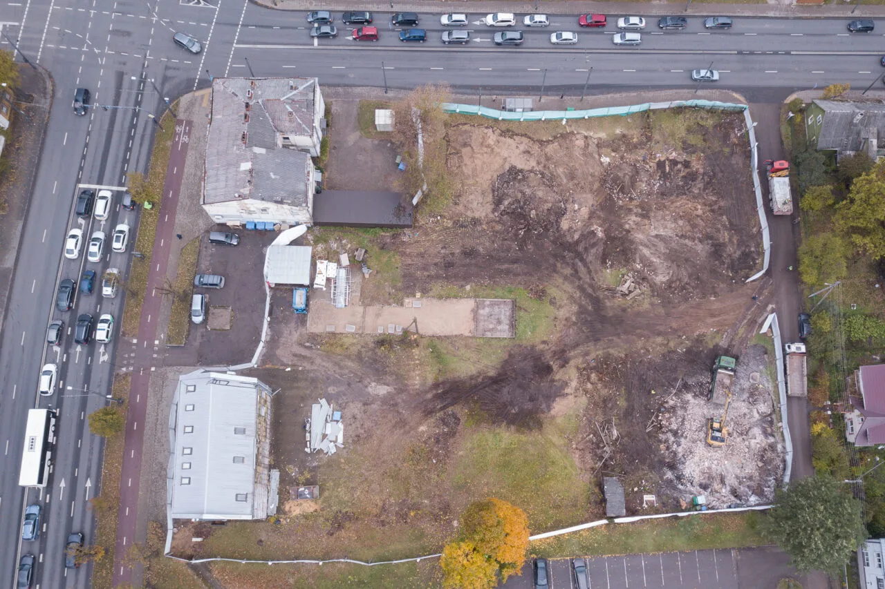 Kiek iš tiesų medžių iškirsta naujo prekybos centro „Lidl“ Savanorių pr. statybvietėje?